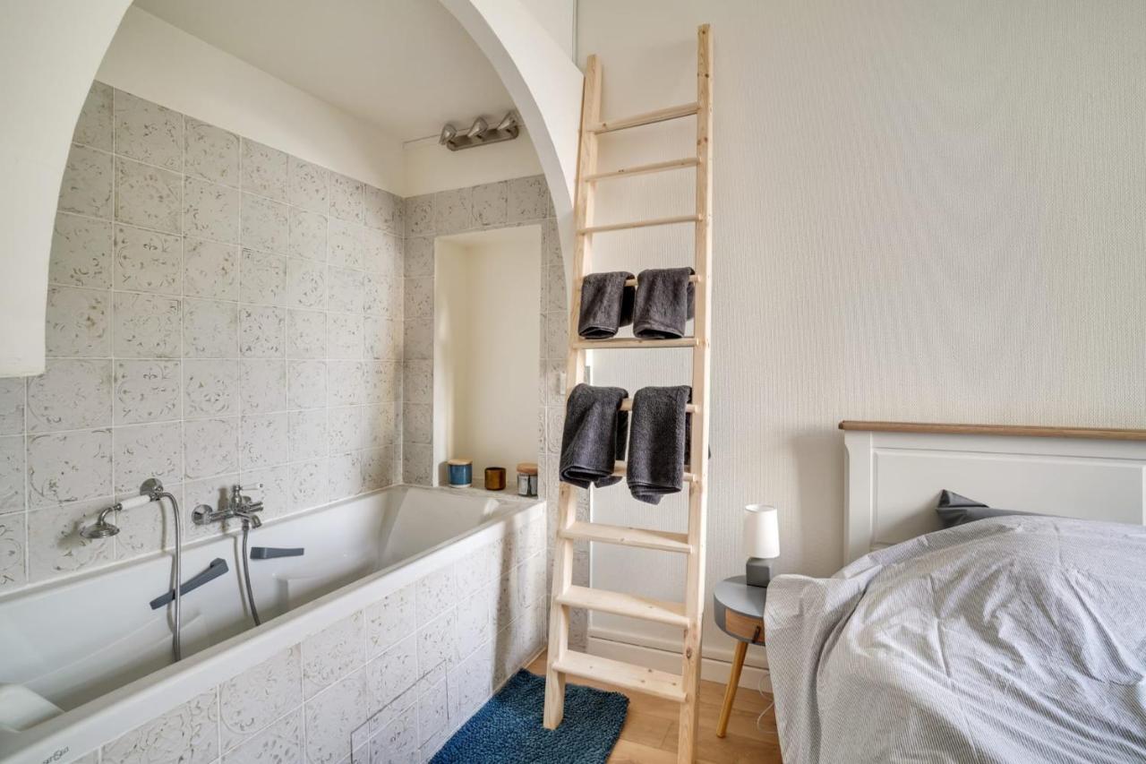 Appartement Charmant Entierement Equipe イヴリー＝シュル＝セーヌ エクステリア 写真